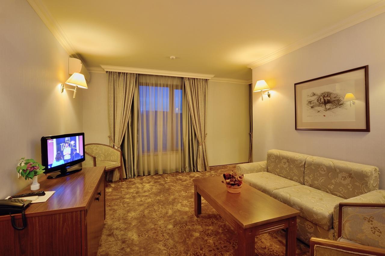 Hotel Club Central Hisarja Exterior foto